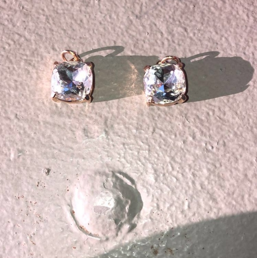 Synthetic VS diamond pendant